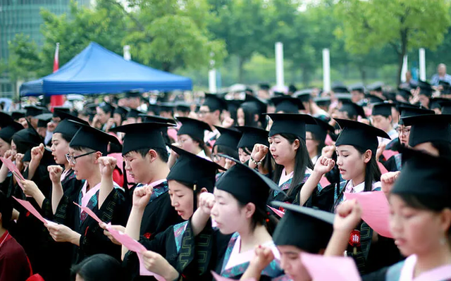 骆家辉警告中国：最好不要自主生产尖端芯片，这不是美国想看到的