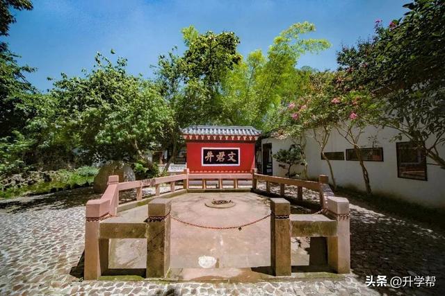 探秘临邛古城：穿越2300年的时光画卷