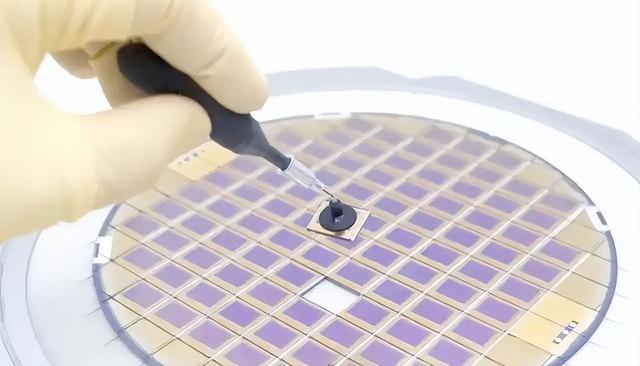 中国反制打中高市“七寸”	，日本赶在凌晨强硬回应：中方必须撤回