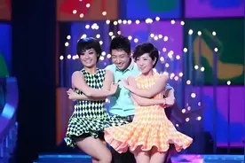 撒贝宁亲妹妹45岁未婚引热议：颜值不输嫂子，不婚是清醒还是无奈图片