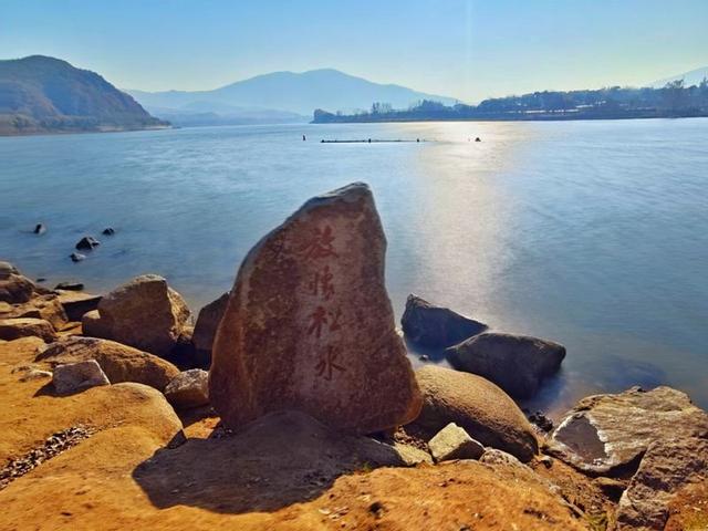 吉林市丰满区：山水相依秋意浓