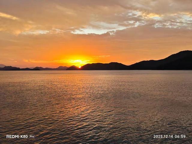 到沙头角看海上日出