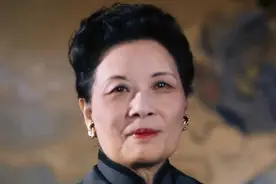 蒋介石去世后，宋美龄移居美国，她晚年哪来的钱去维持奢靡生活？图片