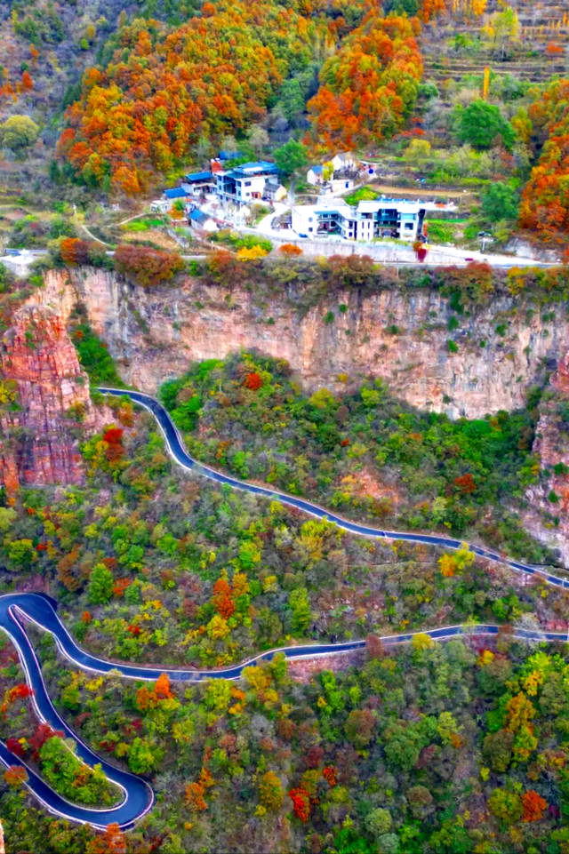 11月自驾天花板！八百里太行秋色巅峰，穿挂壁公路，邂逅红叶古村
