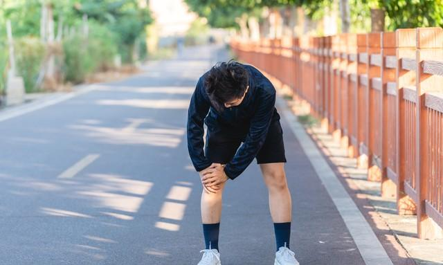为什么有些人跑步总是膝盖疼？医生给你解答
