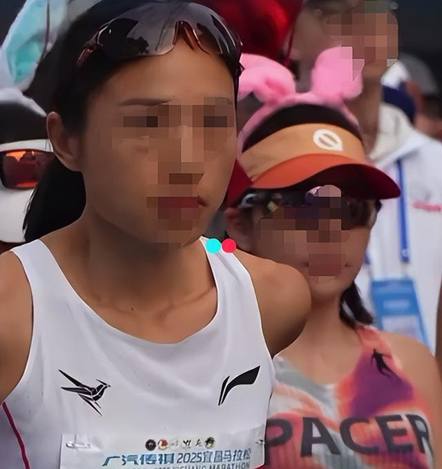 最快女护士风波再起，白岩松惹火上身，官媒出手句句戳打工人心坎