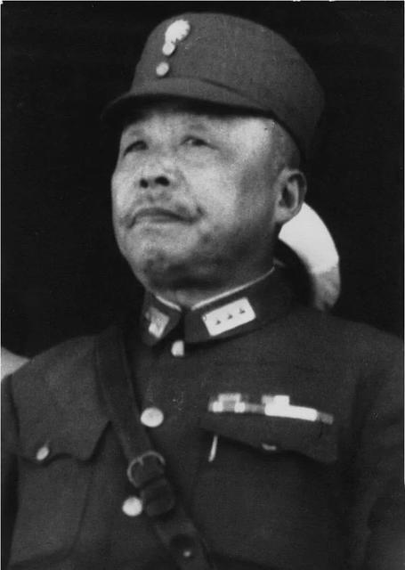 蒋介石退守台湾之前	，谁在管理台湾，为何老蒋一去他就主动让位？