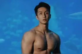 民国风肌肉男神，六块腹肌的肌肉写真图片