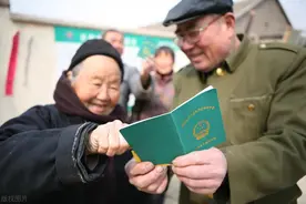 农民养老金低：低的原因在哪里，涨从哪里着力？图片