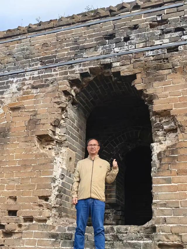 绿色智能矿山会长张立宽登京北司马台长城并赋《京北古北口怀古》