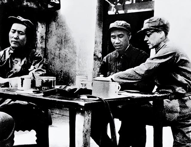 毛主席一生不进故宫，终生再未回延安？周总理的一句话道出实情！