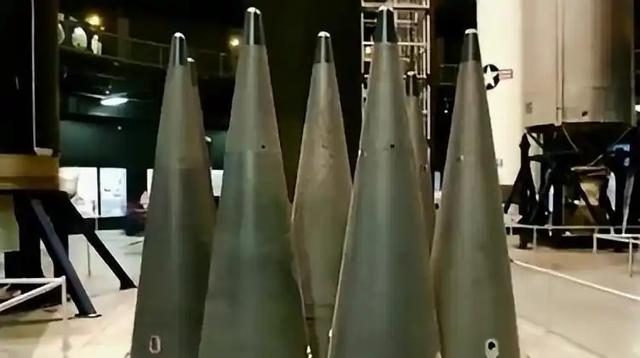 美国就算一动不动，中国20年也追不上，九三阅兵打了多少专家的脸