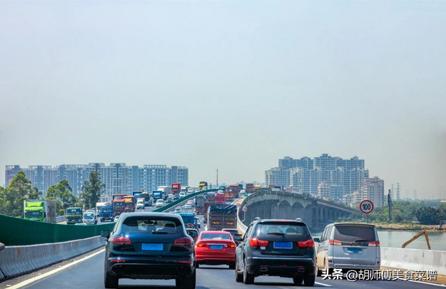 2025年中秋国庆放假通知，连休8天，还有3个好消息，2个坏消息