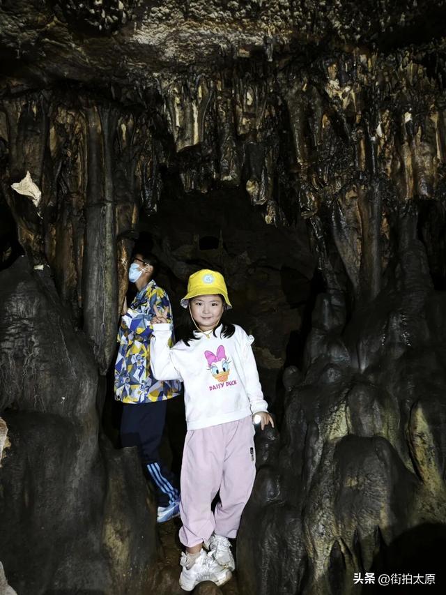 山西阳泉发现一处山洞，洞口阴森诡异，内部犹如一个玄幻空间