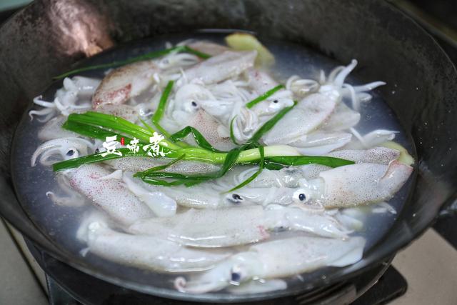 沿海人偷偷告诉你，怎么挑选鱿鱼、如何烹煮才会鲜美又鲜脆