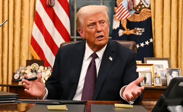 特朗普还没启程访华，中国突然公布黄金库存，美国霸权地位已不保