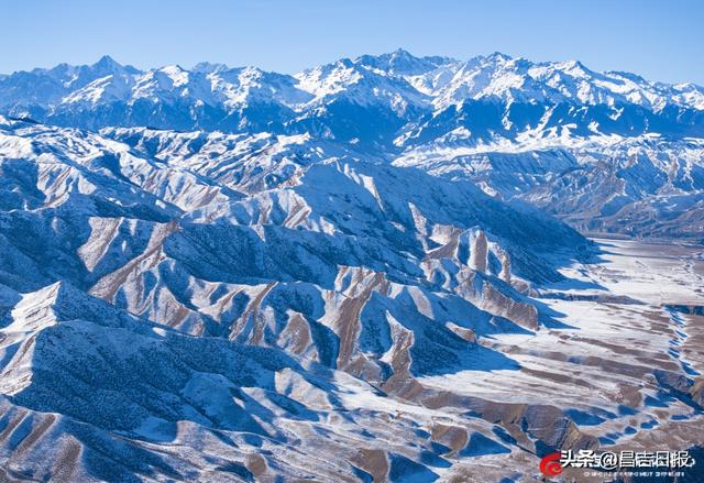 雪落肯斯瓦特！玛纳斯这片“水墨秘境”美到窒息