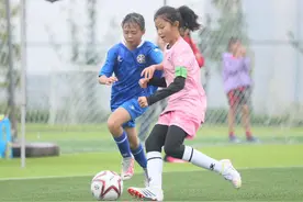 铿锵玫瑰！川渝青少年女足交流赛在渝开赛图片