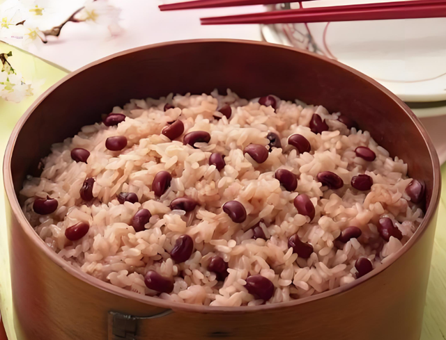 “上午立冬大雪封门，下午立冬单衣过冬”，今年立冬上午还是下午