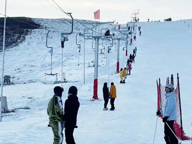 寒冬变“燃冬” 牙克石冰雪旅游绘就冬日华章