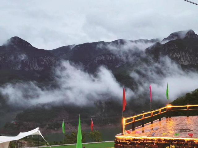 走！白云生处有人家