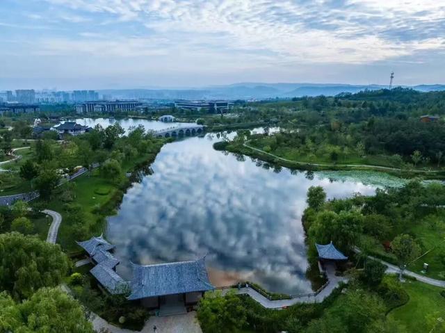 龙马湖“天空之境”！比茶卡盐湖还美~