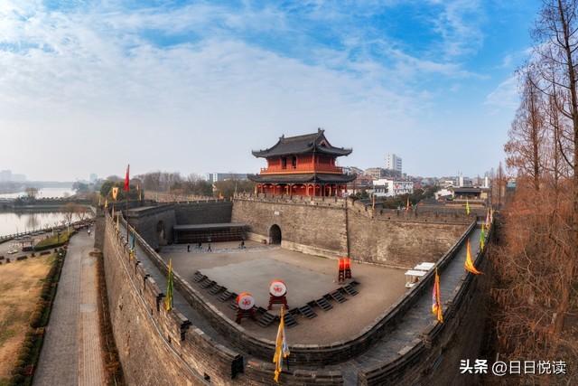 当楚文化撞上演艺经济：湖北荆州古城，别在文旅热潮里掉队