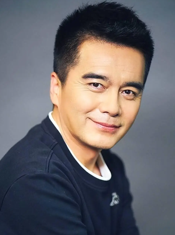 告别仪式当天，何晴生前担心的事还是发生，许亚军的话有人信了