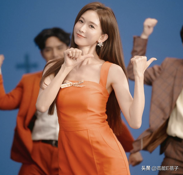 潘迎紫年龄成谜？谢金燕晒腹肌、林志玲跳舞？她们也太逆龄了吧！