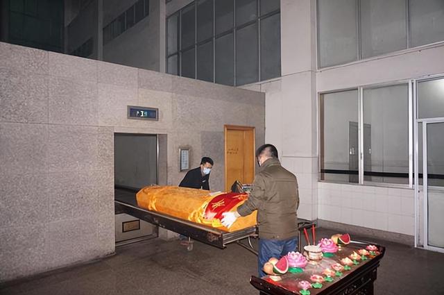 取钱新规执行！2025以后，死者的存款，再也不用受银行的气啦！