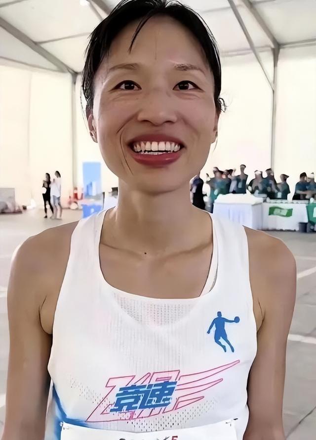 日本媒体公开锐评最快女护士离职风波，言辞犀利，句句直戳她心窝