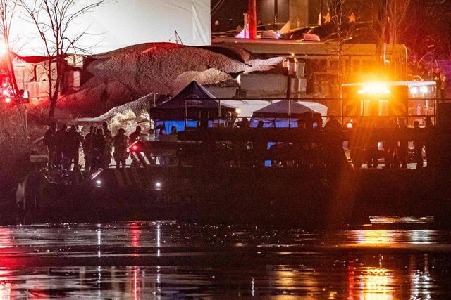 黑鹰直升机“隐身”撞客机！67人惨死，五角大楼还想合法化特权？