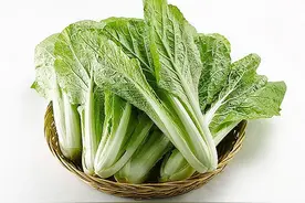 小白菜是焯水还是直接炒？很多人做错了，难怪不好吃图片