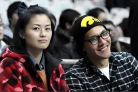 王大雷：国足晋级亚洲区18强赛后流泪，还有亦师亦友的老婆赵丽琴图片