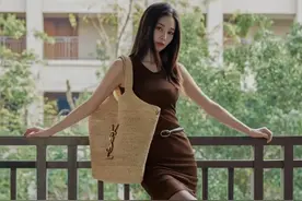 ​明星黑丝 徐艺洋尽显黑丝美腿好身材，青春有活力，清纯又妖娆图片