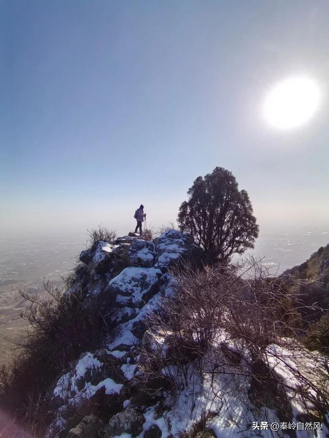 雪后初霁登顶嵯峨山，走荒野雪原，看千年悟空塔，感受历史的烟云