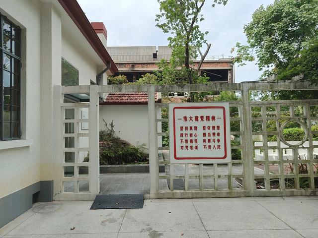 复兴岛上共青路，工业遗存赋新能