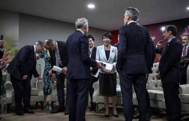 高市早苗“掀桌子	”，送给中国两句话	，随后12条中日航线全部取消