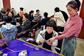 山西老年大学“掼蛋”班开了图片