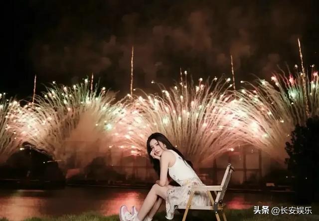 杨幂是胸最大的女明星了吧？关键居然还能保持少女感，都快40岁了
