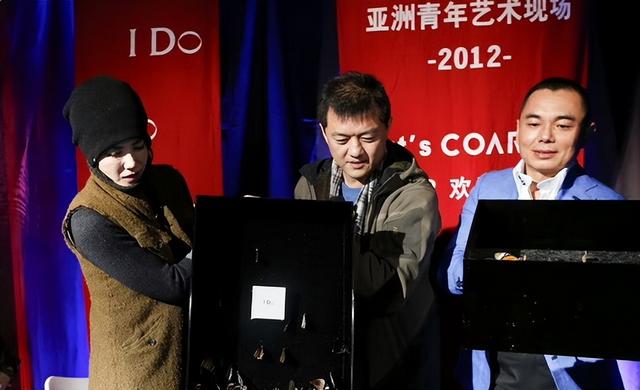王菲也没想到，自己辛辛苦苦养大的李嫣，竟给李亚鹏做了“嫁衣”