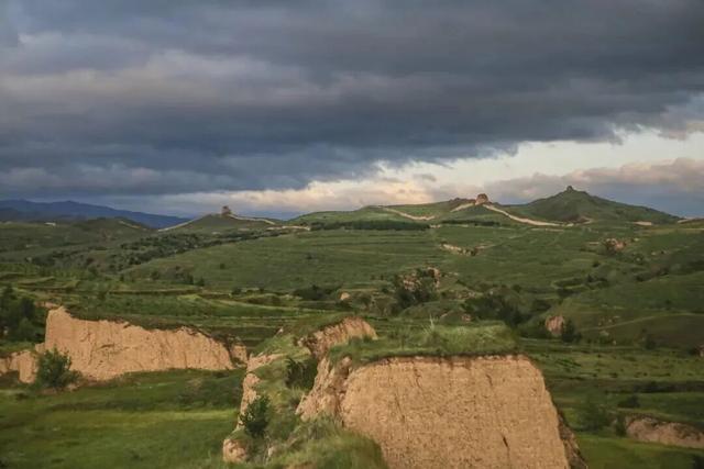 长城一号旅游公路：千年烽燧廊道品读长城千年风华