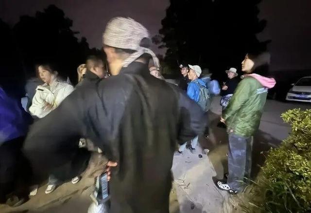 北京7岁自闭儿男孩走丢，三次搜山无果，害怕被饿昏