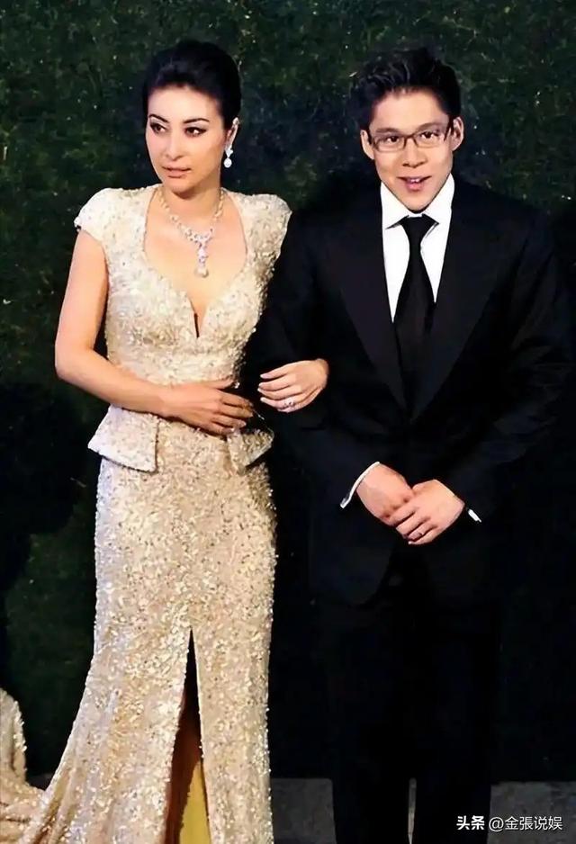 霍震霆没想到，44岁儿媳郭晶晶再次官宣喜讯，让整个阔太圈沉默了