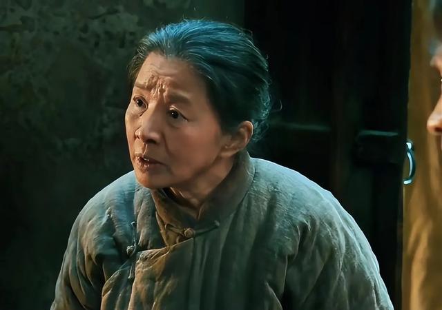 明明只是戏子，却把自己当大腕，论“耍大牌”，这4位明星够丢人