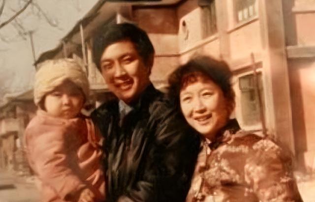 唐国强也没想到，走了35年的前妻，意外让两个残疾儿子承受了恶意