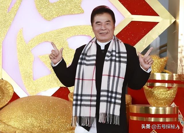 “6个老婆”同住一屋，每人每月7万零花钱，71岁还娶第七房小娇妻