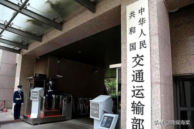 美方撤回100%关税，最后时刻高喊刀下留人，中国的铡刀准时落下