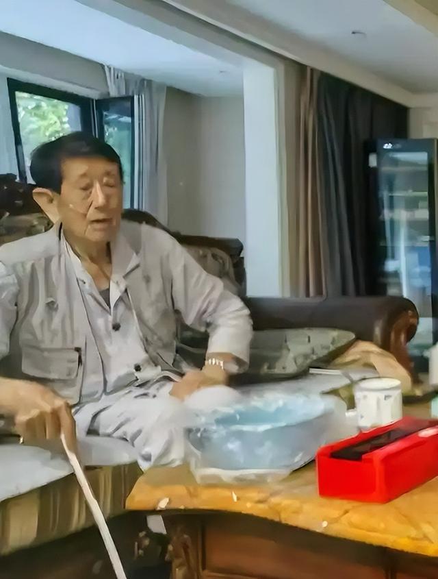 一路走好！国庆假期没过完，已有3位名人去世，两位都是70后
