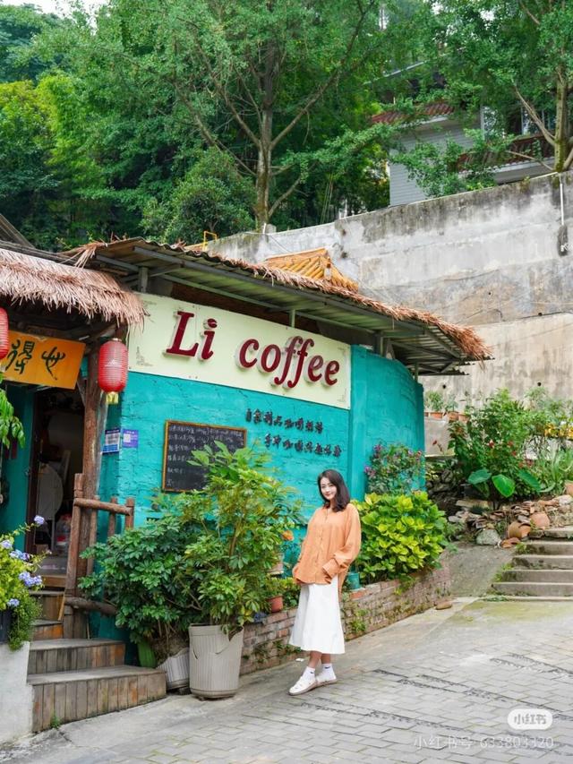 黄了！彩了！1h刹拢成都最近赏秋地，徒步拿奖牌、邂逅古寺银杏！老街美食好吃惨！